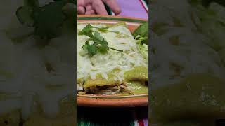 ENCILADAS SUIZAS  ENCHILADAS DE POLLO VERDECREMA [upl. by Fedirko216]