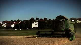 Gerste Dreschen 2013 mit John Deere W540 HD [upl. by Enael601]