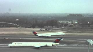 Delta Airlines DC951 Steep and Loud TakeOff at Minneapolis International Airport [upl. by Arbas]