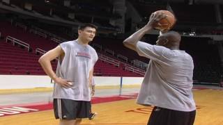 Hakeem Olajuwon Teaches NBA Superstars Post Moves LeBron Yao Kobe and More [upl. by Rolando]