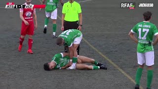 Soccer Nutshot Spanish League Atco Sabiote vs Valdepeñas 02102022 Pelotazo en los huevos [upl. by Sumner]