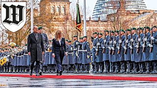 Militärische Ehren der Bundeswehr für Giorgia Meloni  Wachbataillon BMVgMusikkorps der Bundeswehr [upl. by Lleunamme608]