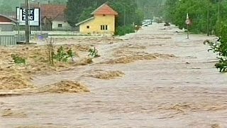 Gravi inondazioni in Europa Orientale emergenza in Serbia e Bosnia [upl. by Aronel]