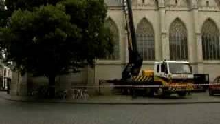 Uurwerk terug in toren Grote Kerk Breda [upl. by Klockau]