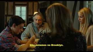 A FAMÍLIA  Trailer HD LEGENDADO Robert De Niro Michelle Pfeiffer [upl. by Nylahs26]