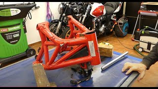 Ducati Monster 821  Teil 34  Ventilspiel und Lenkkopflager [upl. by Ailecnarf]