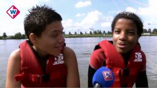 Knorrende biggen valpartijen op de waterskis en klagende vissers [upl. by Ymot]