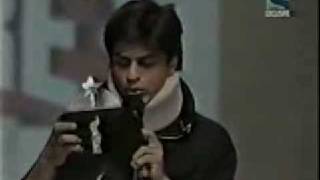 Filmfare Awards 200102 SRK Presents Critics Best Actress [upl. by Htenay]