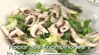 Receta de ensalada de lechuga y champiñones [upl. by Mazonson]