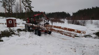 Valmet 605 med skogsvagn KMA och skogskran patruuna 55 del 1 [upl. by Magdalen204]