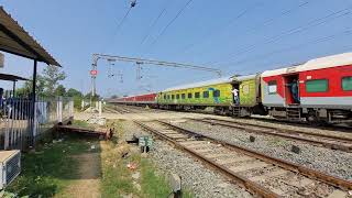 Late running Pune Santragachi AC Humsafar Express at Darekasa Gate [upl. by Noicpesnoc]