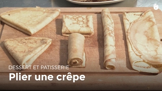 Comment plier une crêpe  Recettes de crêpes [upl. by Geehan]