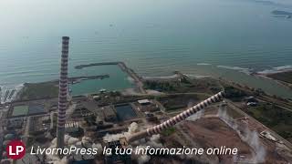 Piombino il drone riprende il crollo delle ciminiere Enel [upl. by Kurtzman387]