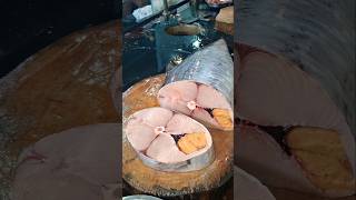 fishcutting skills video kingfish surmai quarter fry pice cut indin sea food short [upl. by Durer]