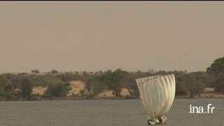 Mali  pirogues à voile sur le Niger [upl. by Larena]