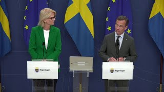 Pressbriefing med statsministern och finansministern om det ekonomiska läget [upl. by Sinylg]