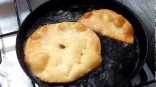 Como Hacer Tortas Fritas Caseras  Receta Súper Fácil  Monky Studios [upl. by Lombardo996]