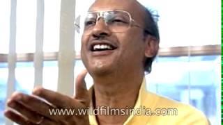 Director Manmohan Desai sings Hum To Tambu Main from the movie Jhankar [upl. by Sidnal388]