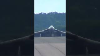 🇬🇧 Vulcan Delta Wing Appears Over Runway Hill shortsfeed aircraft airplane [upl. by Anyel602]