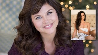 Tiffani Thiessen celebrates 50th birthday by posing in nothing but a bedsheet [upl. by Gratia]