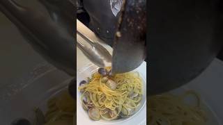 Linguine vongole [upl. by Ennirok]