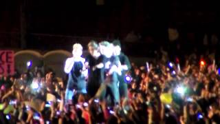 Bailando quotLa Macarenaquot  Where We Are Tour One Direction Chile 2014 1514 [upl. by Doolittle]