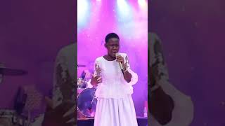 Ernest Opoku features Odehyieba Priscilla in Live Worship Ministration [upl. by Eillod]