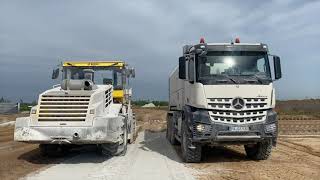 Bodenstabilisierung Gerauer  Köfering  BOMAG RS 650  Streumaster SW 318 [upl. by Dola]