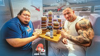 Sushi Essen in Tokio mit Sumo Hiroki eskaliert [upl. by Inalaeham444]