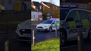 Surrey police ford focus Traffic ANPR responding [upl. by Seessel]