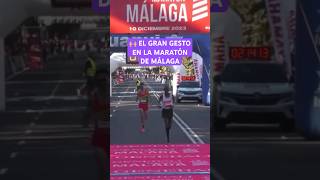 El gran GESTO en la MARATÓN de MÁLAGA [upl. by Alexis]