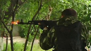 El Ejército ucraniano entra en el centro de Lugansk en medio de fuertes combates [upl. by Nodnas]