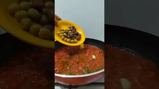 pasta alla puttanesca باستا بونانيسكا🇮🇹 معكرونة ايطالية سريعة [upl. by Dnesnwot]