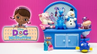 Doc McStuffins Toys Hallie amp Squeakers Talkin Check Up Set Lambie Stuffy Chilly [upl. by Bess]