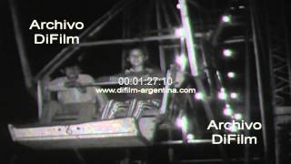 DiFilm  Gente disfrutando parque de diversiones en Santa Fe 1971 [upl. by Adrea]