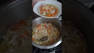 Nudelsuppe mit suppengrün Möhren und ein Hühnchen [upl. by Mandell]