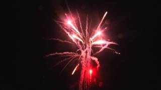 CB302536 Red to Silver Crossette leise Pyrotrade Fireworks [upl. by Pawsner]