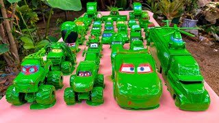 Clean up muddy mini cars amp disney car convoys Play in the garden [upl. by Galen]