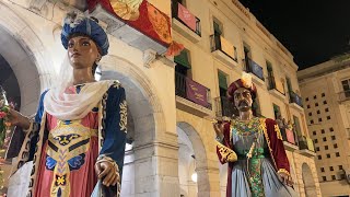 Gegants de Vilanova i la Geltrú entrant a l’ajuntament  Baixada de gegants 03082024 [upl. by Mikey880]