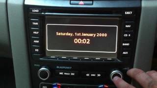 VE Commodore Radio Hacked Chevrolet Startup [upl. by Cirenoj579]