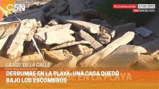 MAR DEL TUYÚ una CASA se DERRUMBÓ en la PLAYA tras una SUDESTADA [upl. by Ltney]