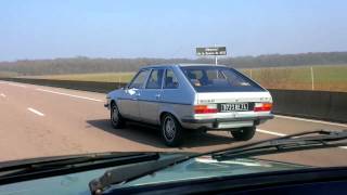 Une Renault 20 et une Renault 30 en route pour le salon de reims [upl. by Clarette993]