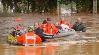 Espagne spectaculaires inondations en Andalousie [upl. by Athenian]