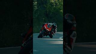 Giù la visiera e full gas ✊🏼💨 ducati panigale bikelife viralvideo viralshorts shortsviral [upl. by Anawaj434]