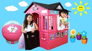 New Playhouse and Pretend Play Cooking Food on Kitchen Toy [upl. by Nymrak592]