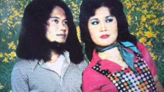 Kampungan  Rhoma Irama amp Elvy Sukaesih [upl. by Llenyr]