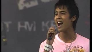 Aliff Aziz  Sayang Sayang  2008  LIVE [upl. by Nybor]