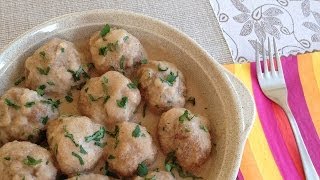 Albóndigas en Salsa de Almendras [upl. by Nitas806]