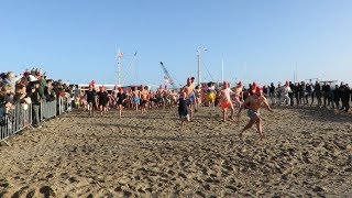 Nieuwjaarsduik 2019 [upl. by Veriee]