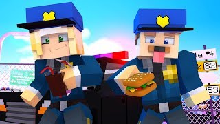 UNSER ERSTER TAG BEI DER POLIZEI IN MINECRAFT [upl. by Idmann]